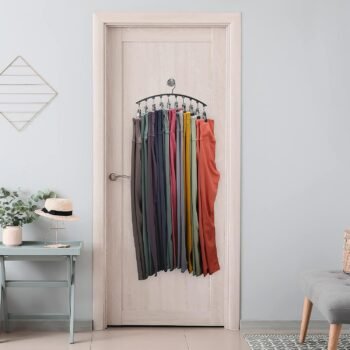 Wardrobe legging organizer