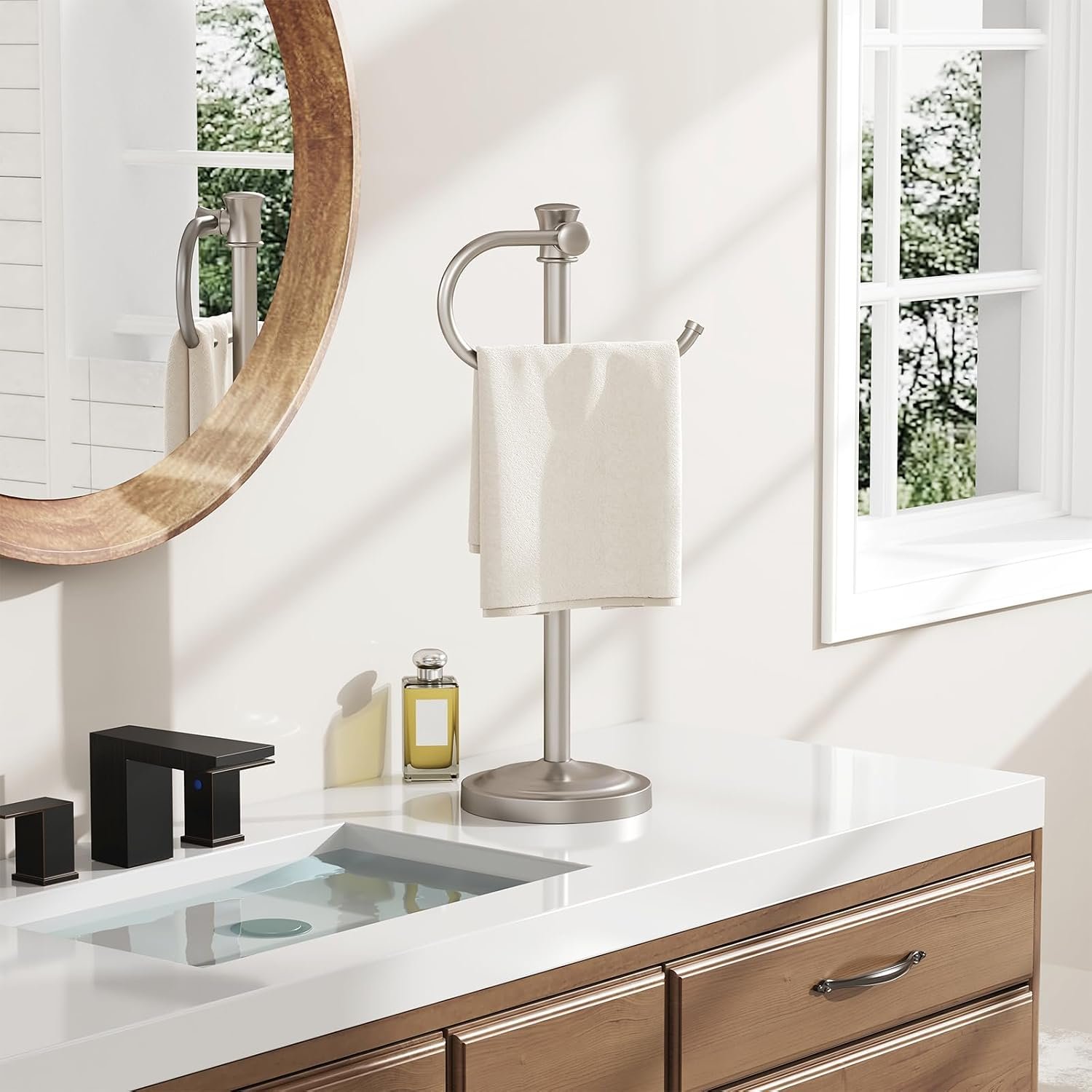 Freestanding towel rack